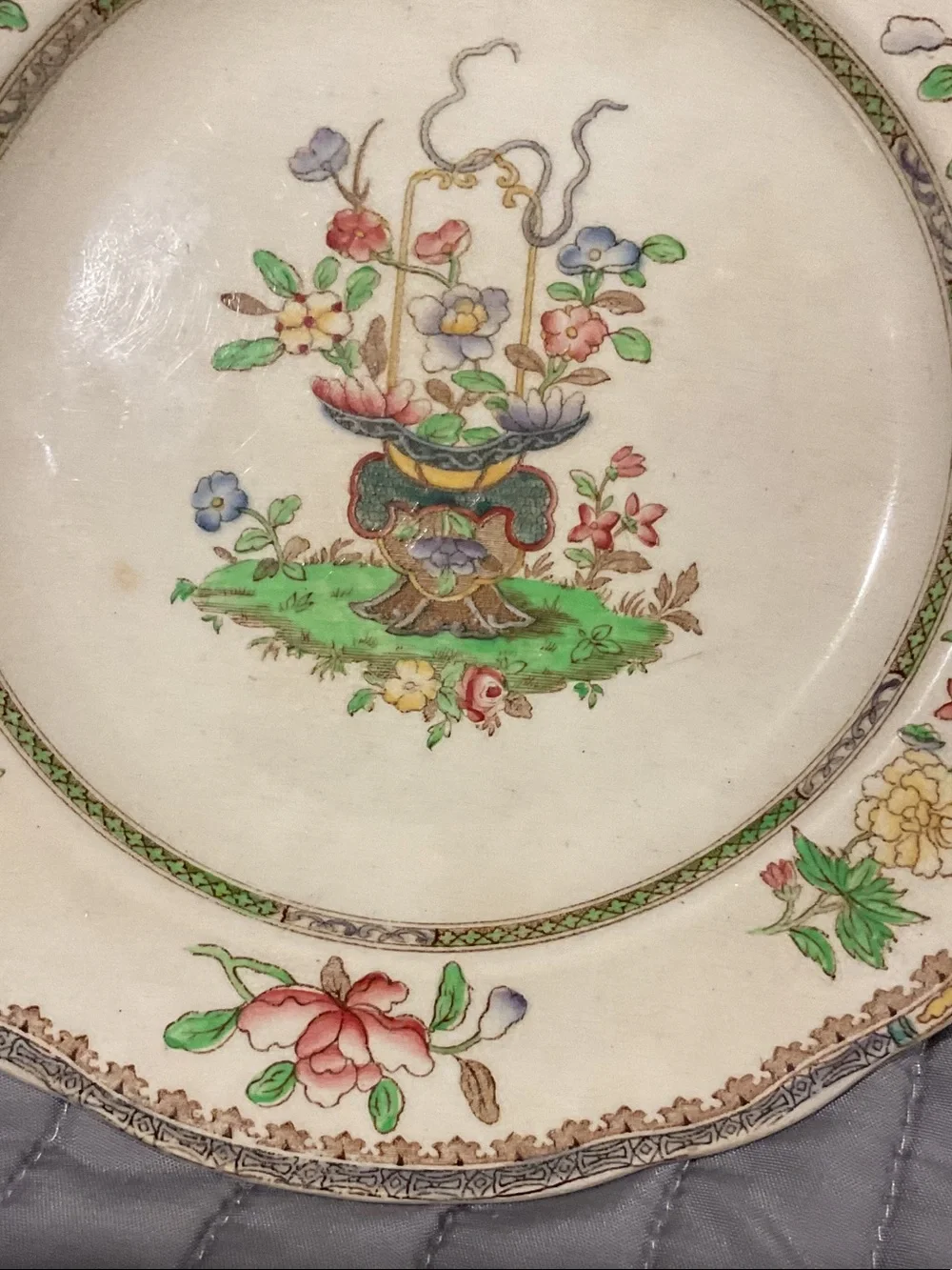 Cream Floral Decorative Dinner Plate with Multicolor Motif old Bow pattern